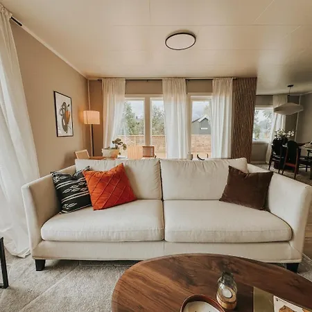Exclusive South Tromsoya Peaceful & Semesterbostad *